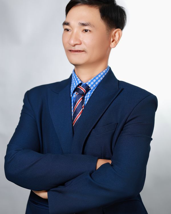 Hoàng Hữu Tình, Director